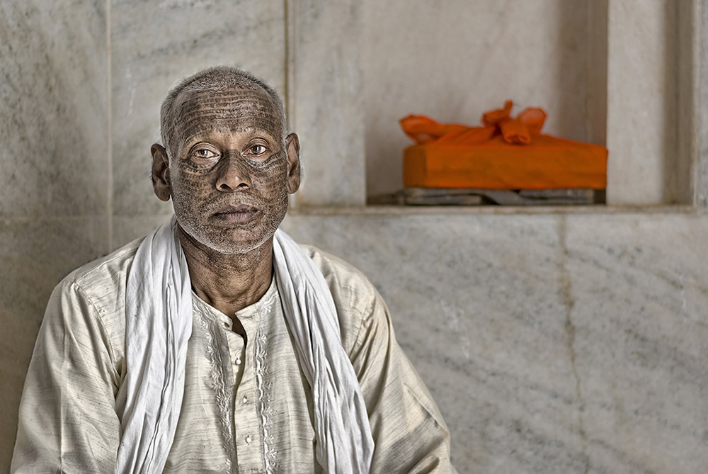 Wrapped With Faith: Photo Series By Indian Photographer Tania Chatterjee